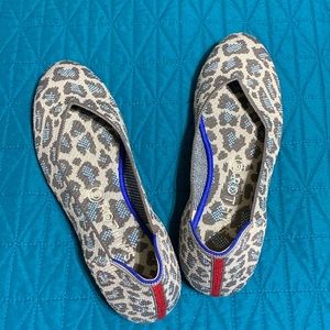 Rothy’s Flat Grey Spotted with Red Heel Stripe